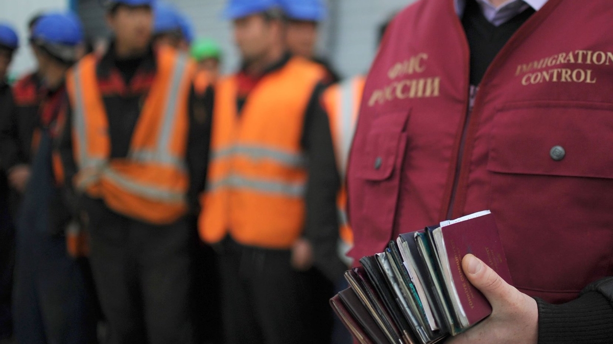 Ростовчанка получала деньги с мигрантов, желавших оформить гражданство РФ https://golosstepi.ru/