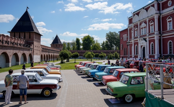LADA обновляет цветовую палитру: возвращение легендарных оттенков