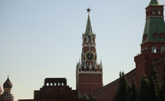 Создание интеллигенции и номенклатуры с их взаимным влиянием - наследие Хрущева Создание интеллигенции и номенклатуры с их взаимным влиянием - наследие Хрущева